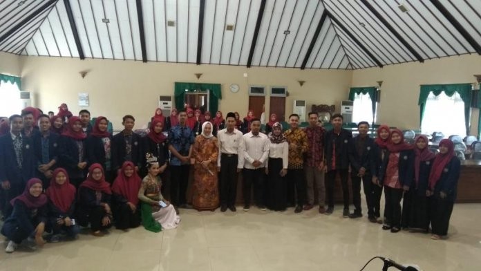 Bupati Bojonegoro Minta Daftar Absensi Keluarga Besar FKMB Unesa
