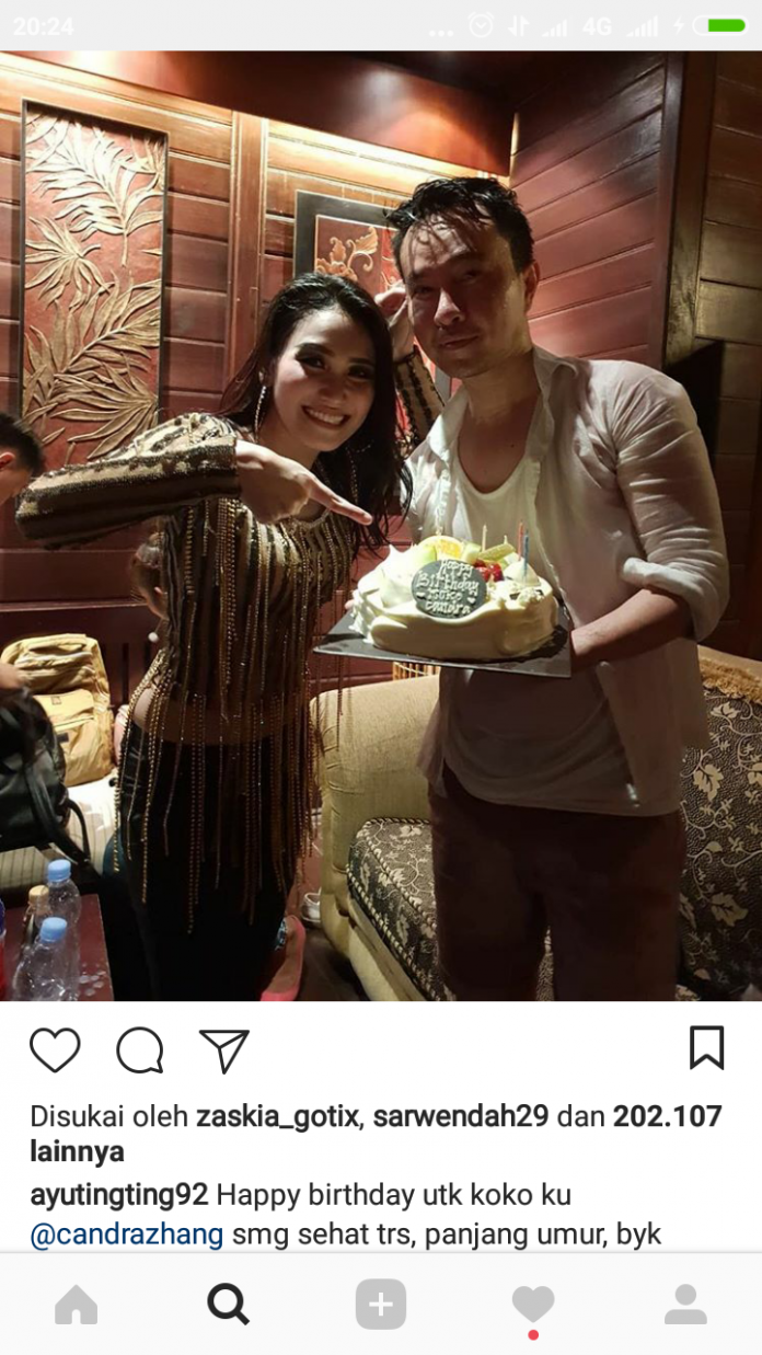 Pakai Baju Seksi, Udel Ayu Tin Ting Jadi Cibiran