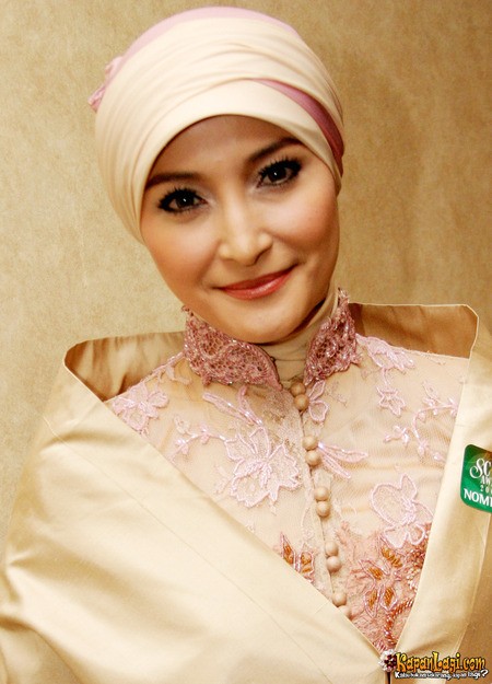 Lebaran, Inneke Boyong Anak ke Lapas Sukamiskin