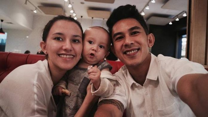 Nge-Vape di Pesawat, Artis Ganteng Ini Diciduk Petugas