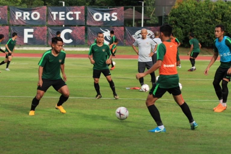 Di Singapura, Timnas Indonesia Adaptasi Lewat Latihan Perdana