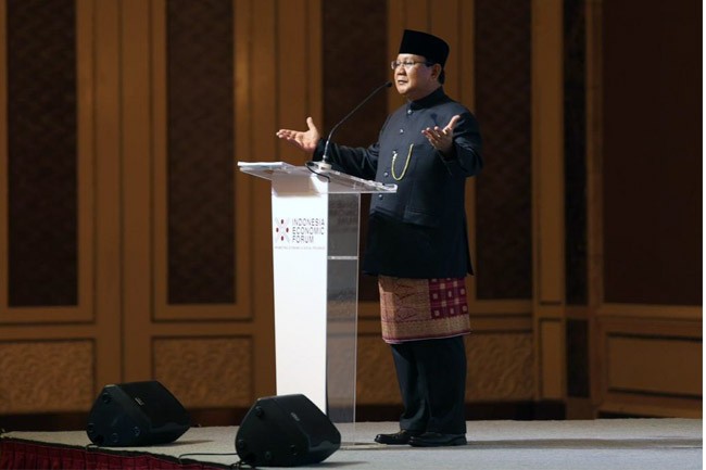 Pidato Bahasa Inggris Prabowo Bikin Peserta Indonesia Economic Forum Tertawa