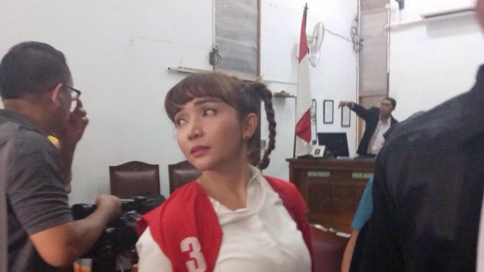 Sidang Kasus Narkoba, Roro Fitria: Saya Mohon Doanya