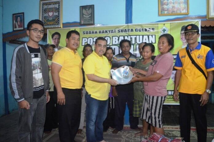 Yahya Zaini Berikan Bantuan pada Korban Banjir Madiun