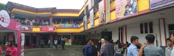 Ratusan Pelajar Try Out SBMPTN di STIE IBMT Surabaya