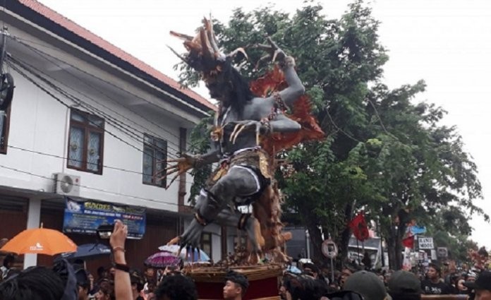 Meriah, Pawai Ogoh-Ogoh Menyambut Hari Raya Nyepi dan Tahun Baru Caka 1941 di Bali