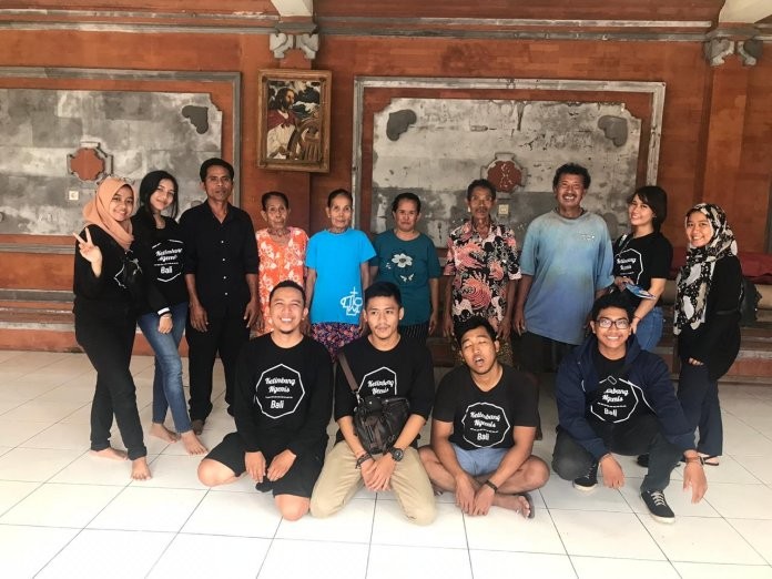 Sambut Hari Raya Nyepi, Komunitas KNB Berbagi dengan Lansia Penghuni Panti Sosial