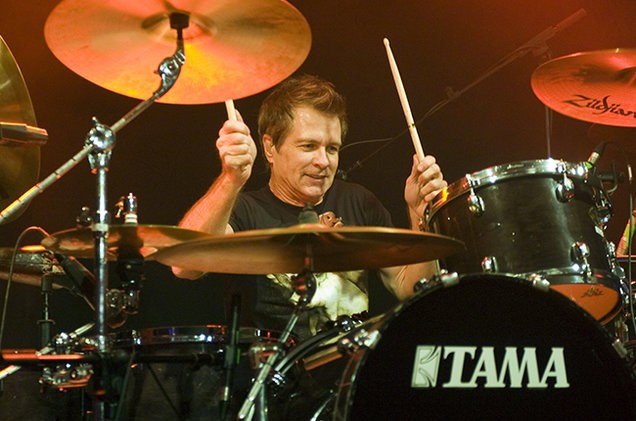 Drummer Mr. Big Tutup Usia