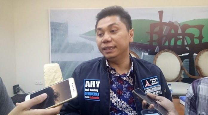 Hormati Ani Yudhoyono, Jansen Pasang Bendera Merah Putih dan Demokrat Setengah Tiang