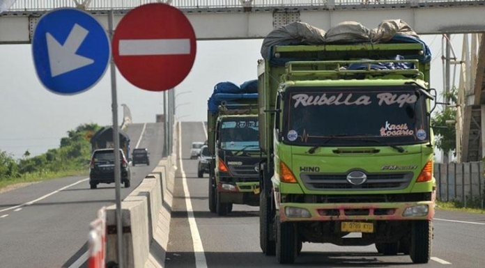 Ingat, Mulai 30 Mei Truk Tidak Boleh Melintas Di Tol