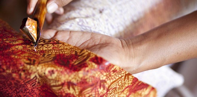 “Batik Corner” Paviliun Indonesia Dipadati Pengunjung VITM 2018 Di Hanoi