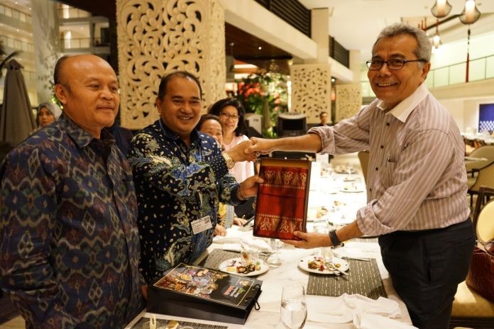 Indonesia-Malaysia Tindaklanjuti Kerja Sama Pengembangan UKM Ukiran Kayu