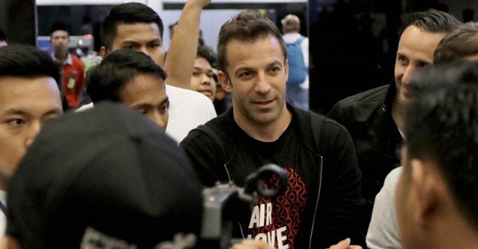 Del Piero Senang Bisa Bantu Korban Gunung Sinabung