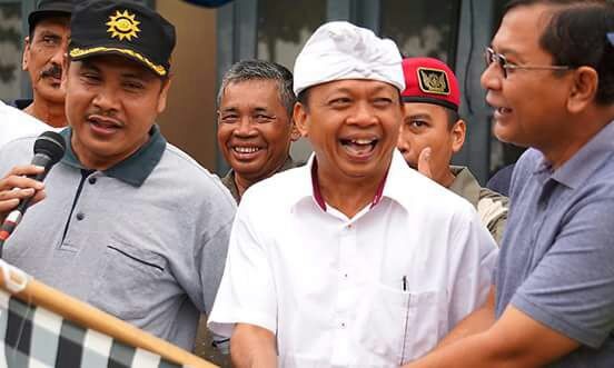 Cagub PDIP, Wayan Koster Lepas Pawai Ta’aruf dan Jalan Sehat dalam rangka Milad Muhammadiyah ke-105