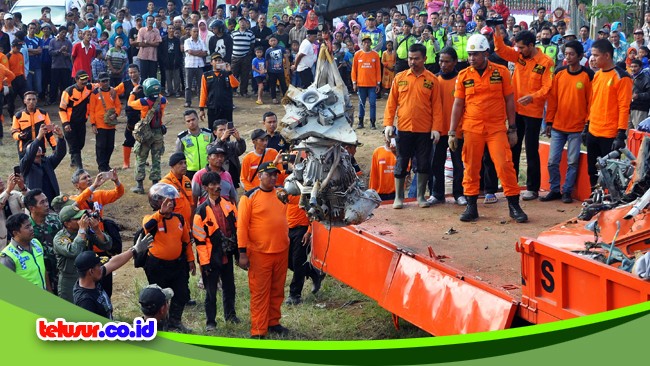 Puing Helikopter Nahas Milik Basarnas Diangkut ke Jakarta
