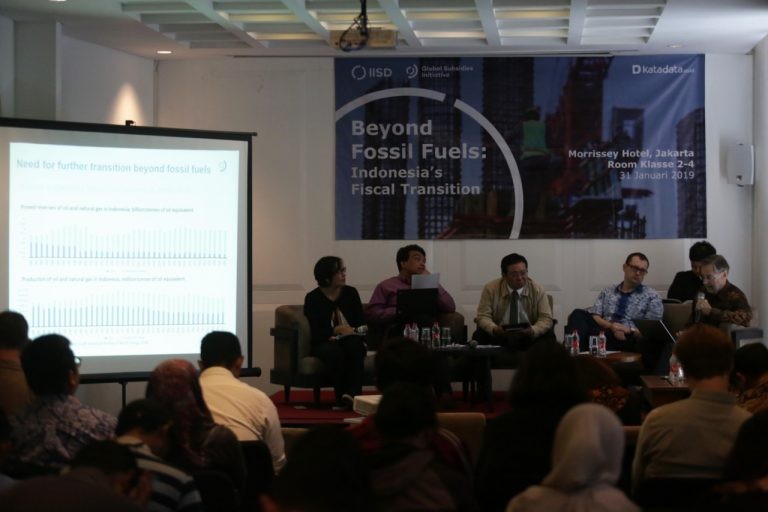 IISD Sarankan Indonesia Hapus Subsidi Bahan Bakar Fosil dan Listrik.