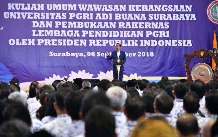 Kabar Penghentian Tunjangan Guru, Presiden: Itu Hoax