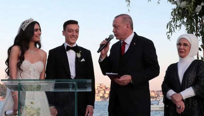 Erdogan Jadi Saksi Pernikahan Ozil-Amine