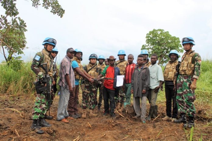 Warga Ex-Combatan Serahkan Senjata Pada Satgas TNI Konga XXXIX-A RDB MONUSCO di Republik Demokratik Kongo
