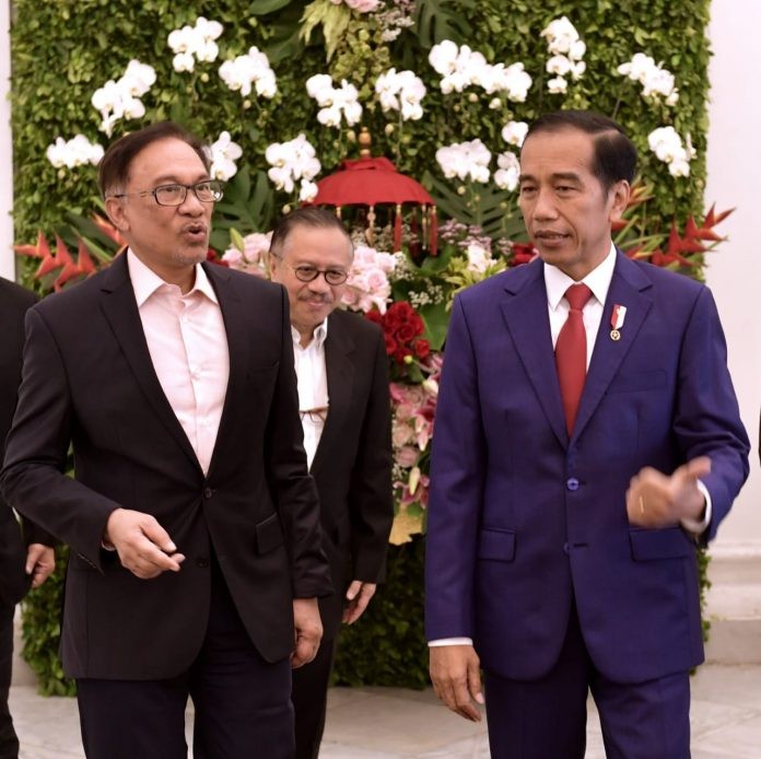 Jokowi Terima Kunjungan Anwar Ibrahim, Menlu: Beliau Berdua Tukar Pikiran