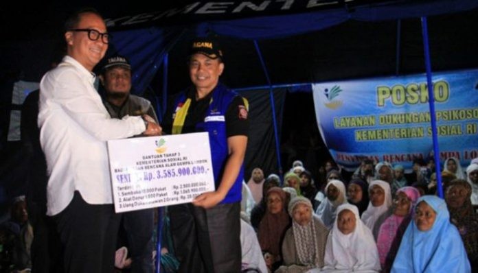 Mensos Kunjungi Korban Gempa Di Sumbawa