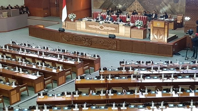 Rapat Paripurna, DPR Sahkan RUU Sisnas IPTEK Menjadi UU