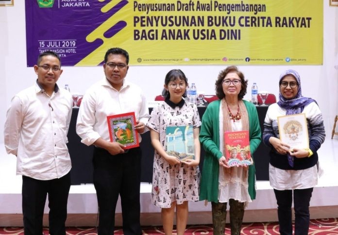 Tumbuhkan Minat Baca Anak Usia Dini Lewat Buku Cerita Rakyat