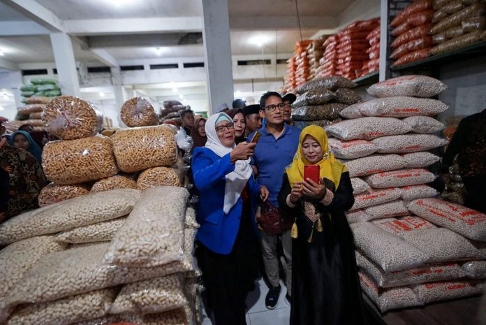 Di Desa Ngebret, Pelaku UMKM Minta Sandi Stabilkan Harga Bahan Baku