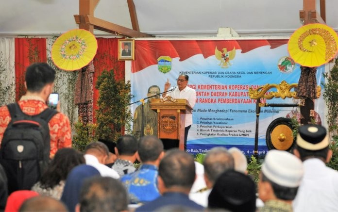 Menkop Minta Jajarannya Nggak Usah Malu Adopsi Program Ekonomi Kerakyatan dari Daerah