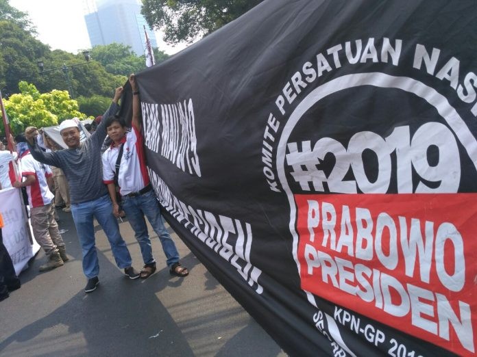 Antarkan Prabowo-Sandiaga Daftar ke KPU, Ribuan Buruh Nyanyikan Lagu 2019 Ganti Presiden