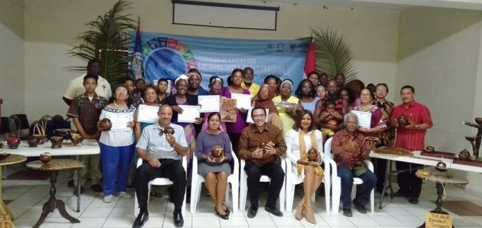 Belize Apresiasi Pelatihan Kerajinan Tempurung Kelapa Indonesia