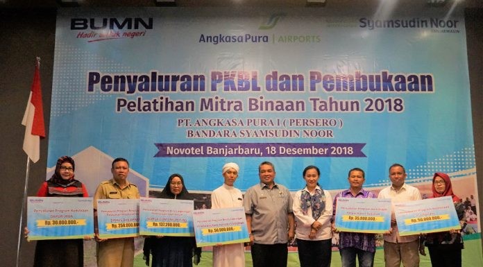 Jelang Akhir Tahun, Bandara Syamsuddin Noor Salurkan Program Kemitraan