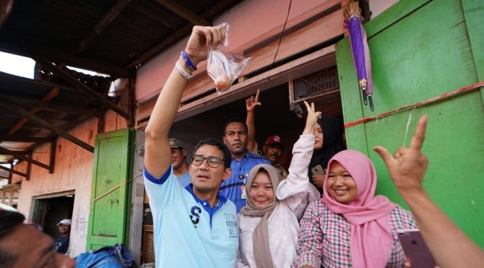 Di Pasar Ambal Kebumen, Sandi Borong Bolu dan Gula Jawa
