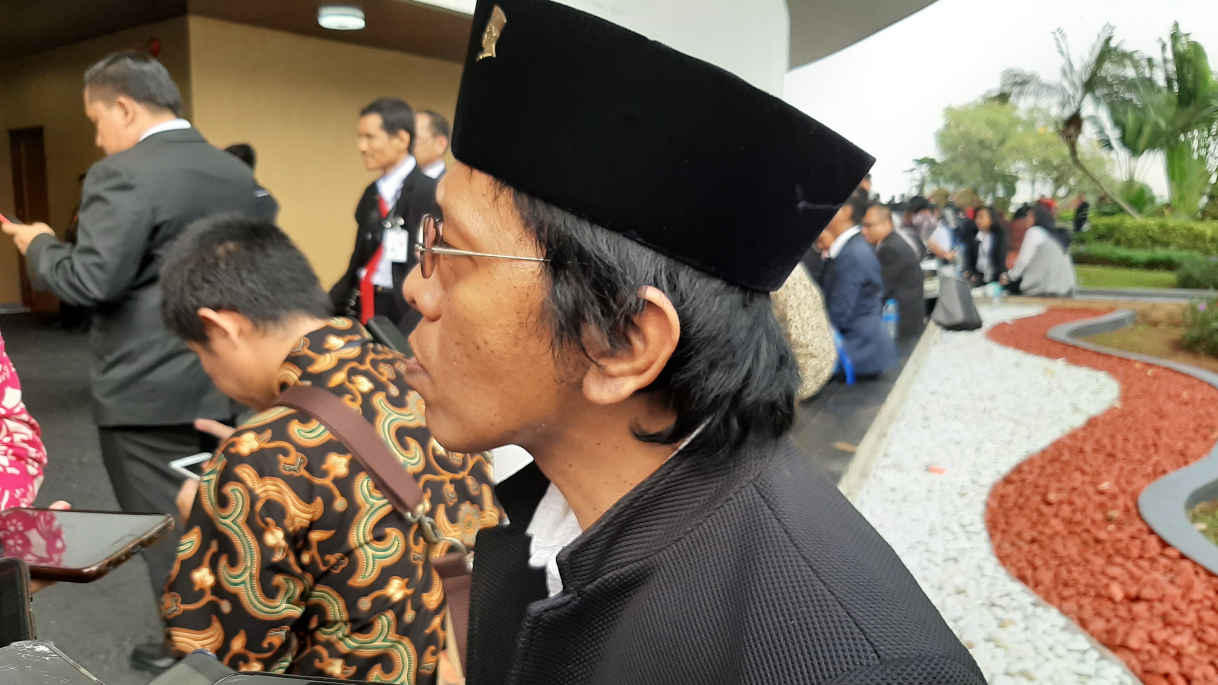 Ditanya Soal Kemungkinan Jadi Menteri, Adian Grogi