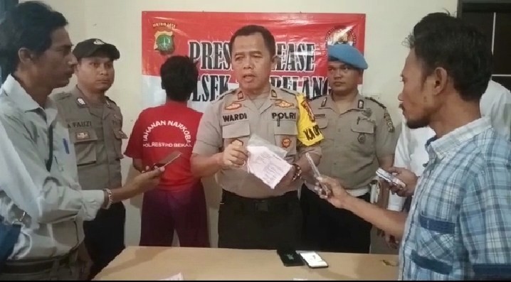 Terduga Pengedar Narkoba Berhasil Dibekuk Mapolsek Tambelang