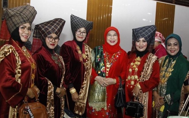 Emma Yohanna : Dorong Songket Silungkang Go International
