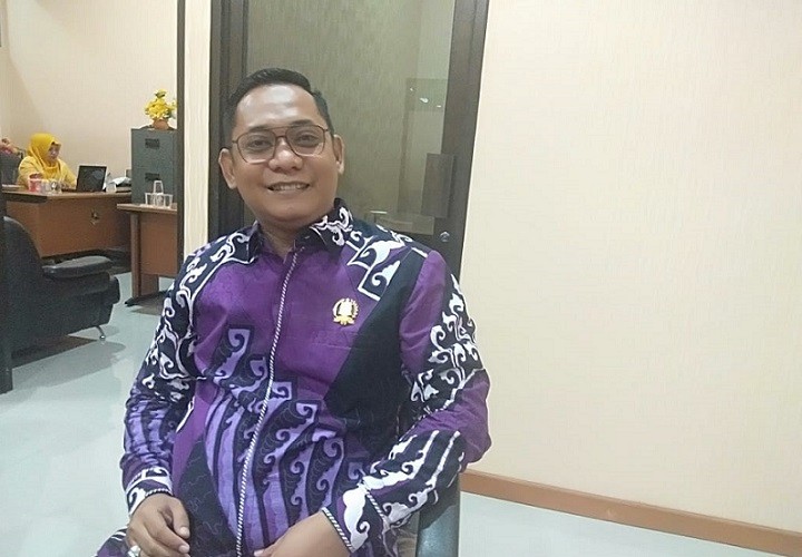 Jadi Anggota Dewan, Adik Bupati Bekasi Janji Kritisi Kakaknya