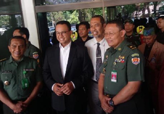 Jenguk Habibie, Anies Doakan Semoga Allah Berikan Mukjizat Kesembuhan