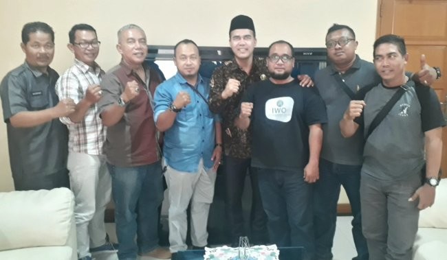 Terima Pengurus IWO Kabupaten Bekasi, Ketua DPRD Didaulat Jadi Ketua Dewan Etik