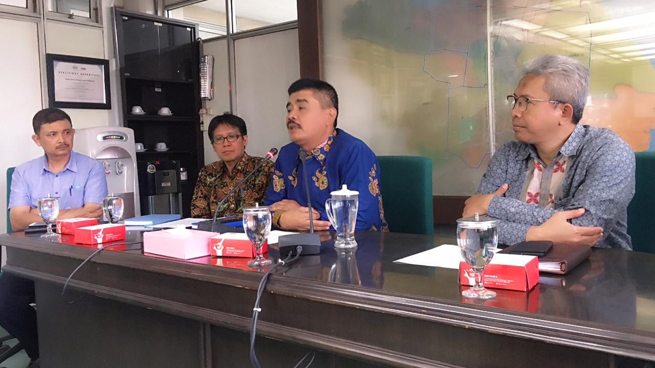 Insiden Pergeseran Pipa, PDAM Menormalisasi & Kirim Air Tangki Gratis pada Warga Surabaya
