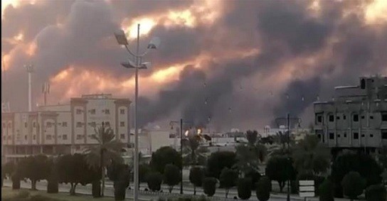 Pemberontak Houthi Ngaku Pelaku Penyerangan Minyak Saudi