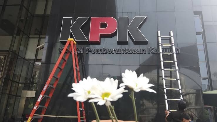 KPK Kok Cepat Tangani Kasus KONI Tapi Lambat di 'Kardus Durian' 
