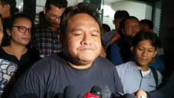 AJI Desak Polisi Segera Bebaskan Dandhy Laksono
