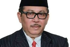 MENGELOLA PARTAI POLITIK DNG MENEJEMEN CLUB BOLA PROFESIONAL EROPAH.: SEBUAH STUDI AWAL           