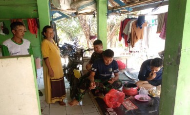 Bangun Desa Sukadaya, Ratusan Personil TNI Tinggal di Rumah Warga