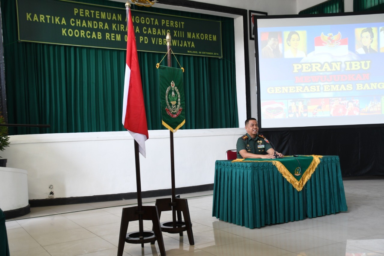 Danrem 083/Baladhika Jaya Minta Para Persit Beri Motivasi Suami