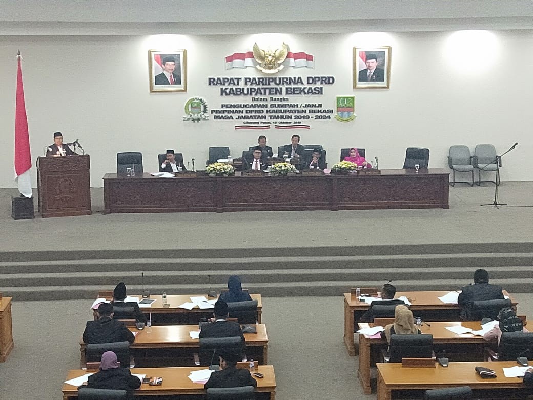 Usai Disumpah, Aria Harapkan Anggota DPRD Solid