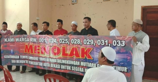 Dugaan Tempat Hiburan Berkedok Protitusi, Warga Mustikajaya Lakukan Unras 
