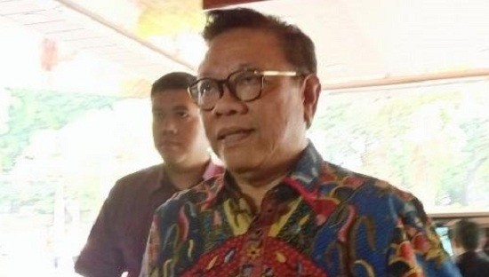 Agung Laksono Doakan Wiranto Cepat Sembuh