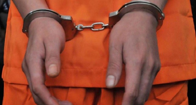 Pelaku Penusukan Anggota Ormas di Pasir Gombong Diborgol Polisi